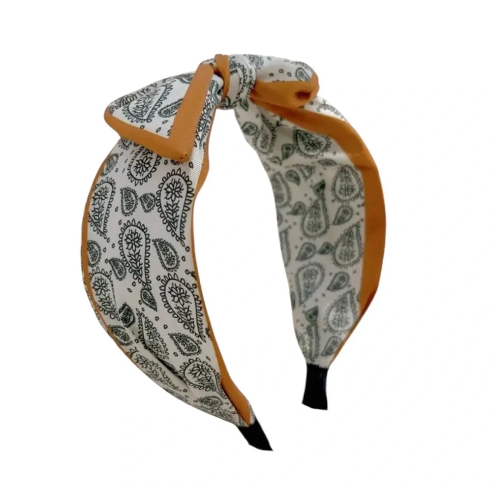💖 3/$30 💖 White Paisley Print Bow Headband